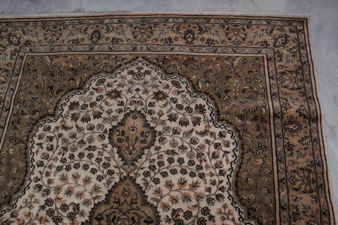 Mahi White Hand Knotted 60 X 90 Area Rug 905-145271 Image 7