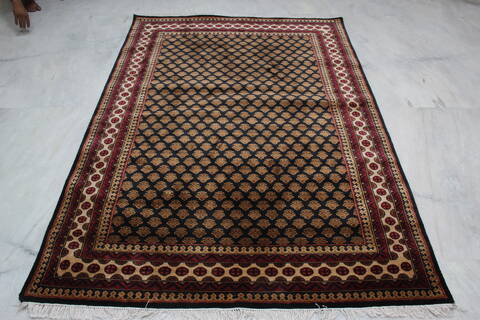 Mahi Black Hand Knotted 50 X 70 Area Rug 905-145273 Image 1