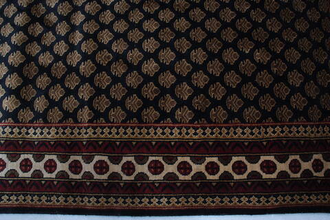 Mahi Black Hand Knotted 50 X 70 Area Rug 905-145273 Image 9