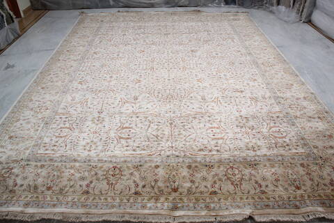 Jaipur White Hand Knotted 91 X 121 Area Rug 905-145275 Image 1
