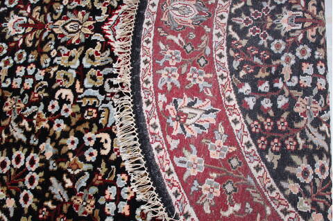 Kashan Black Round Hand Knotted 60 X 60 Area Rug 905-145311 Image 3