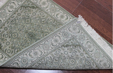Mahi Grey Hand Knotted 20 X 30 Area Rug 902-145414 Image 1