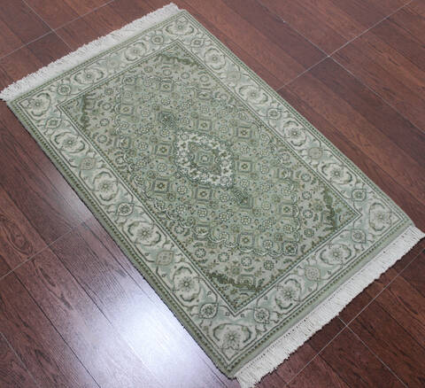 Mahi Grey Hand Knotted 20 X 30 Area Rug 902-145414 Image 2