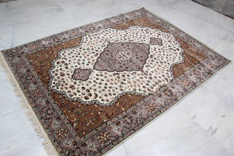 Mahi White Hand Knotted 51 X 71 Area Rug 905-145430 Image 3