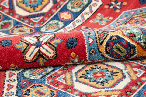 Kazak Red Hand Knotted 67 X 104 Area Rug 700-145496 Image 5