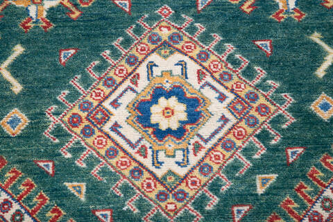 Kazak Green Hand Knotted 58 X 80 Area Rug 700-145607 Image 4