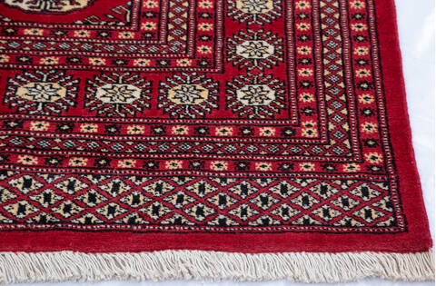 Bokhara Red Hand Knotted 62 X 92 Area Rug 700-145661 Image 4