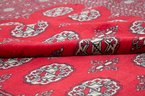 Bokhara Red Hand Knotted 69 X 910 Area Rug 700-145671 Image 5