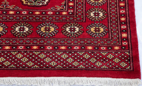 Bokhara Red Hand Knotted 52 X 80 Area Rug 700-145675 Image 4