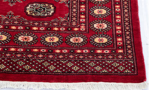 Bokhara Red Hand Knotted 51 X 75 Area Rug 700-145676 Image 4