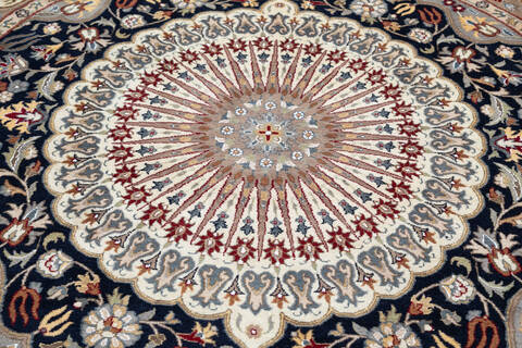 Pak-Persian Black Round Hand Knotted 92 X 92 Area Rug 700-145709 Image 2