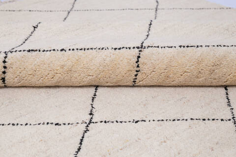 Moroccan White Hand Knotted 55 X 83 Area Rug 700-145758 Image 5