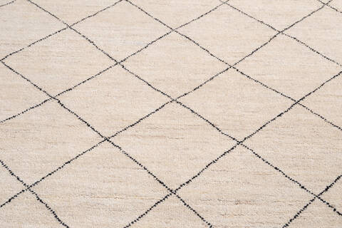 Moroccan White Hand Knotted 56 X 73 Area Rug 700-145760 Image 3