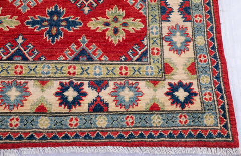 Kazak Red Hand Knotted 40 X 64 Area Rug 700-145783 Image 4