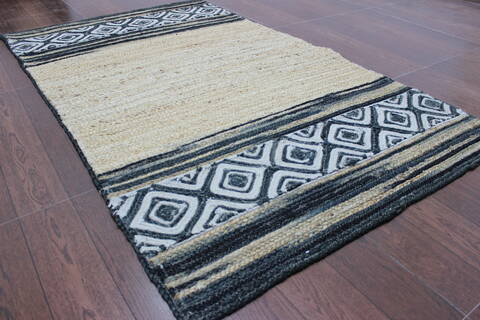 Geometric Multicolor Flat Woven 30 X 50 Area Rug 902-145918 Image 3