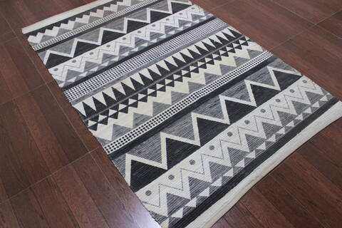 Geometric Multicolor Flat Woven 30 X 50 Area Rug 902-145927 Image 3