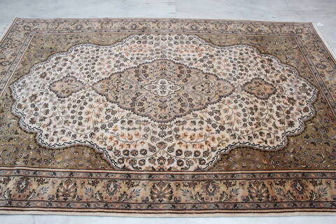 Mahi White Hand Knotted 60 X 90 Area Rug 905-145953 Image 7