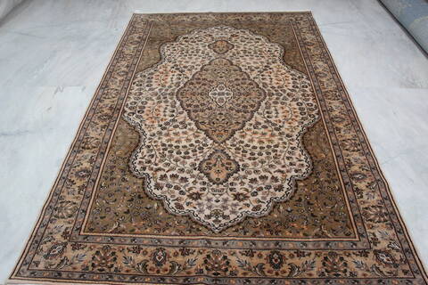 Mahi White Hand Knotted 60 X 90 Area Rug 905-145953 Image 8