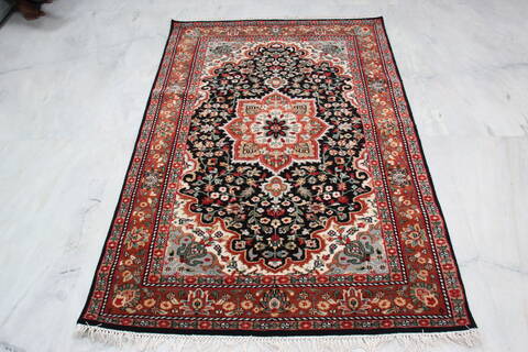 Kashan Black Hand Knotted 40 X 60 Area Rug 905-145954 Image 1