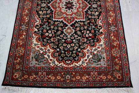Kashan Black Hand Knotted 40 X 60 Area Rug 905-145954 Image 2