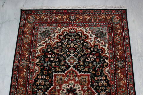 Kashan Black Hand Knotted 40 X 60 Area Rug 905-145954 Image 4