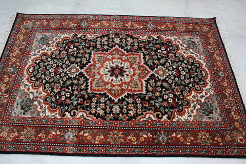 Kashan Black Hand Knotted 40 X 60 Area Rug 905-145954 Image 6