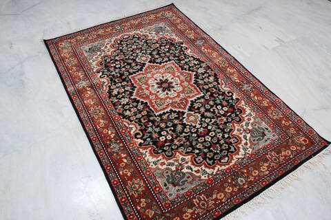 Kashan Black Hand Knotted 40 X 60 Area Rug 905-145954 Image 7