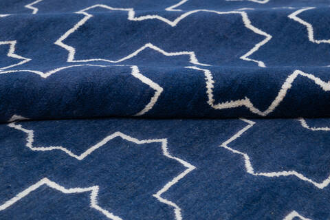 Pak-Persian Blue Hand Knotted 57 X 79 Area Rug 700-145984 Image 5