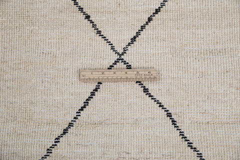 Moroccan White Hand Knotted 56 X 81 Area Rug 700-145987 Image 6