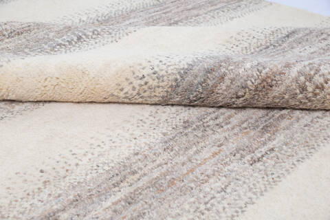Gabbeh White Hand Knotted 56 X 83 Area Rug 700-145989 Image 5