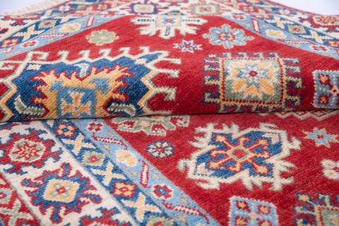 Kazak Red Hand Knotted 40 X 64 Area Rug 700-146014 Image 5