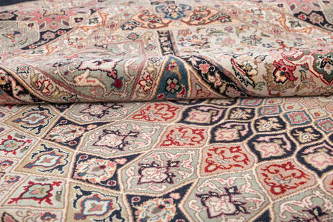 Pak-Persian Multicolor Hand Knotted 81 X 106 Area Rug 700-146023 Image 5