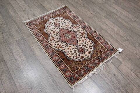 Mahi White Runner Hand Knotted 29 X 41 Area Rug 905-146025 Image 2
