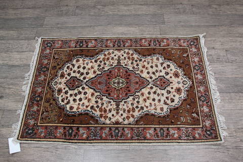 Mahi White Runner Hand Knotted 29 X 41 Area Rug 905-146025 Image 3