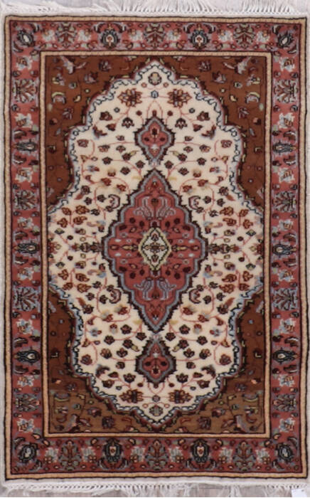 Mahi White Runner Hand Knotted 29 X 41 Area Rug 905-146025 Image 0