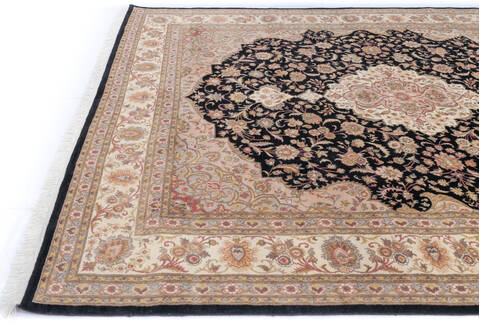 Pak-Persian Black Hand Knotted 80 X 101 Area Rug 700-146081 Image 5