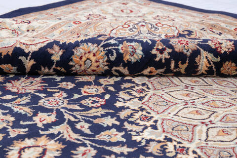 Pak-Persian Blue Hand Knotted 91 X 120 Area Rug 700-146110 Image 6