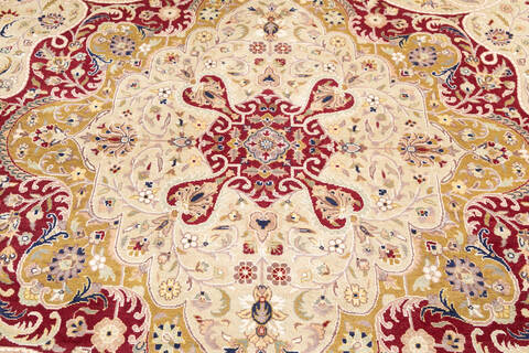 Pak-Persian Red Hand Knotted 90 X 121 Area Rug 700-146114 Image 3