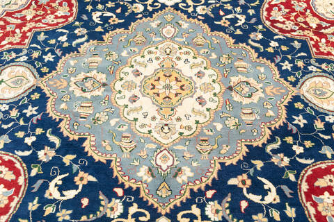 Pak-Persian Blue Hand Knotted 99 X 130 Area Rug 700-146116 Image 3