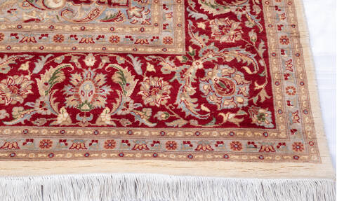 Pak-Persian Beige Hand Knotted 90 X 124 Area Rug 700-146123 Image 4