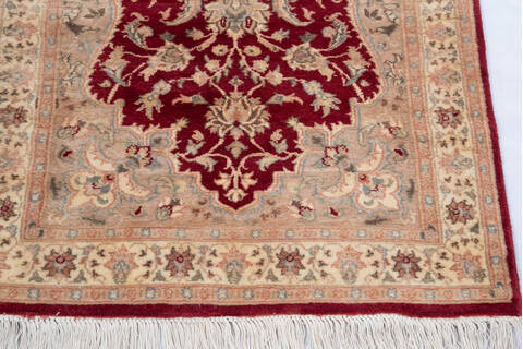 Pak-Persian Red Runner Hand Knotted 26 X 103 Area Rug 700-146176 Image 4