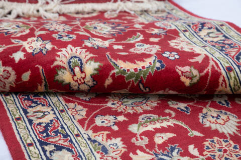 Pak-Persian Red Runner Hand Knotted 26 X 106 Area Rug 700-146181 Image 5