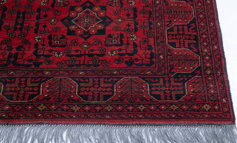 Khan Mohammadi Red Hand Knotted 51 X 66 Area Rug 700-146206 Image 4
