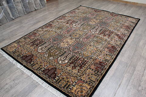 Hamedan Black Hand Knotted 62 X 92 Area Rug 905-146324 Image 3