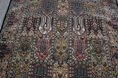 Hamedan Black Hand Knotted 62 X 92 Area Rug 905-146324 Image 7