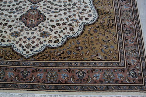 Mahi White Hand Knotted 80 X 100 Area Rug 905-146325 Image 5