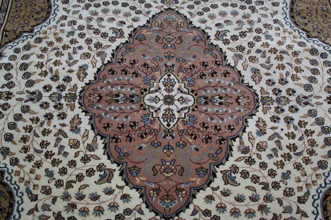 Mahi White Hand Knotted 80 X 100 Area Rug 905-146325 Image 6