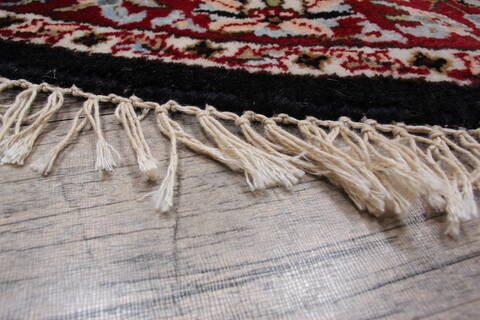 Kashan Black Round Hand Knotted 60 X 60 Area Rug 905-146326 Image 5