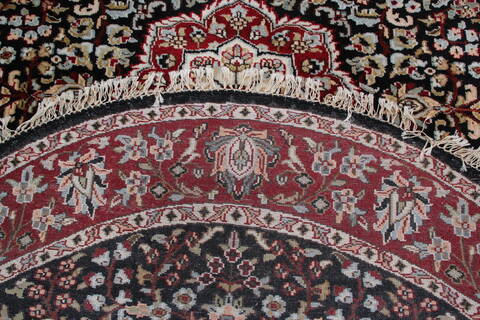 Kashan Black Round Hand Knotted 60 X 60 Area Rug 905-146326 Image 7
