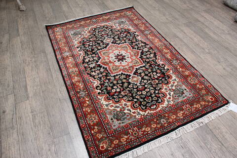 Kashan Black Hand Knotted 40 X 60 Area Rug 905-146327 Image 2